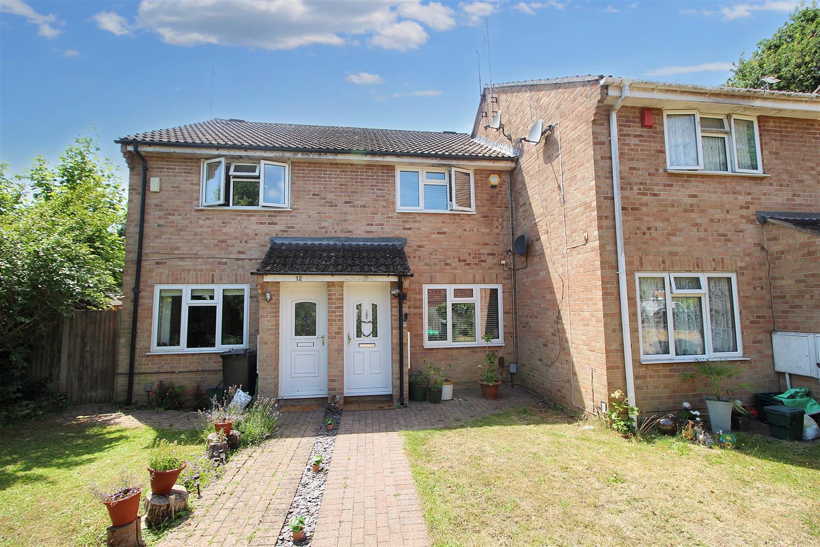 2 bed property in Warbreck Drive, Reading